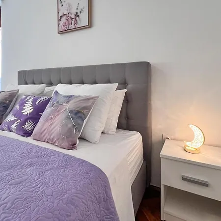 In With Wifi Lejlighed Pula