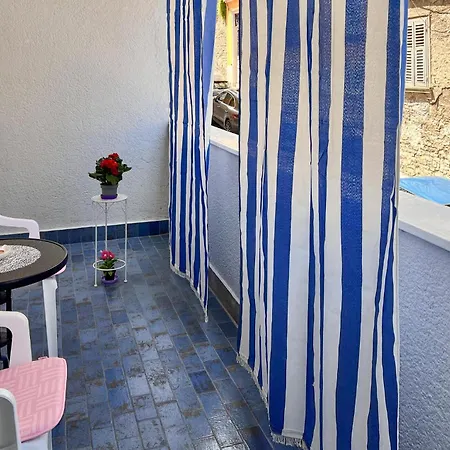 Apartament In With Wifi