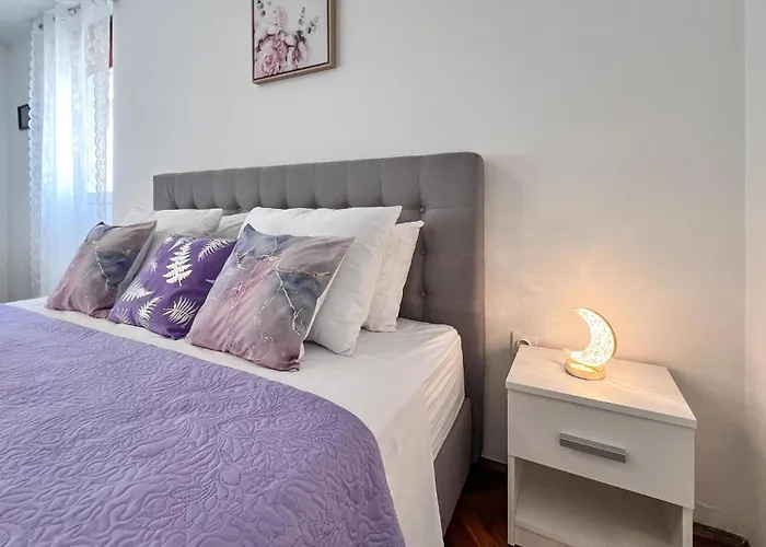 In With Wifi Apartment Pula